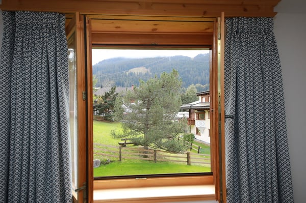 3.5-Zimmer-Top-Wohnung (115 m2) in charmantem Chalet mit Sauna - Klosters Platz 18