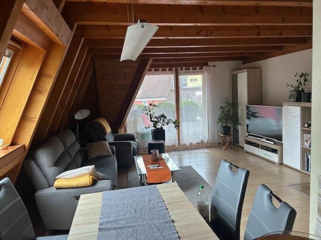 Bild Zentrumsnahe 4.5-Zimmer-Wohnung im Dachgeschoss