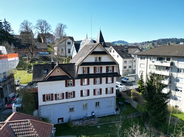 Älteres Mehrfamilienhaus mit Werkstatt an bevorzugter Lage 2