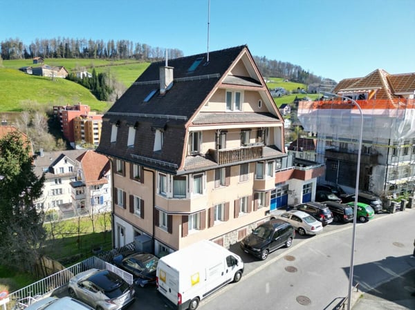 Älteres Mehrfamilienhaus mit Werkstatt an bevorzugter Lage 1