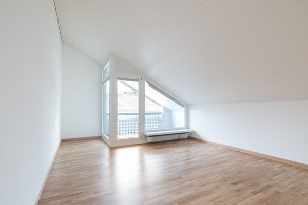Sanierte 1.5-Zimmer-Dachwohnung an zentraler Lage 9