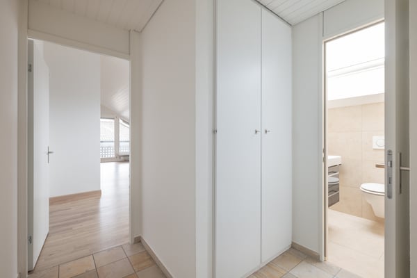 Sanierte 1.5-Zimmer-Dachwohnung an zentraler Lage 10