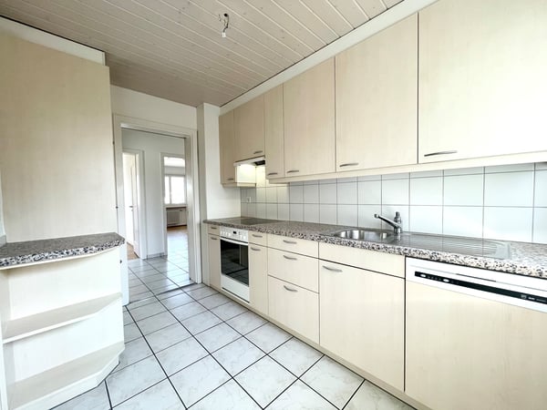 Ruhige Seitenstrasse an zentraler Lage nähe ÖV 5