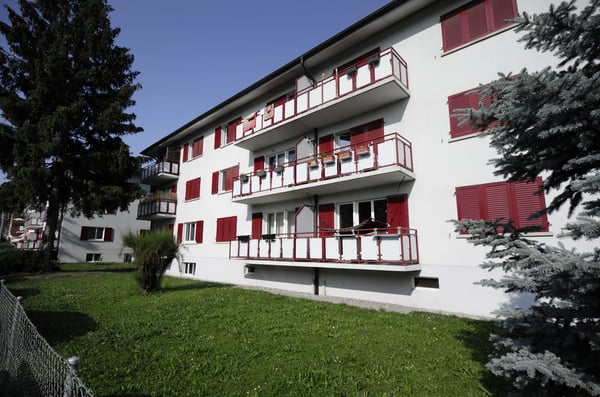 Ruhige Seitenstrasse an zentraler Lage nähe ÖV 1