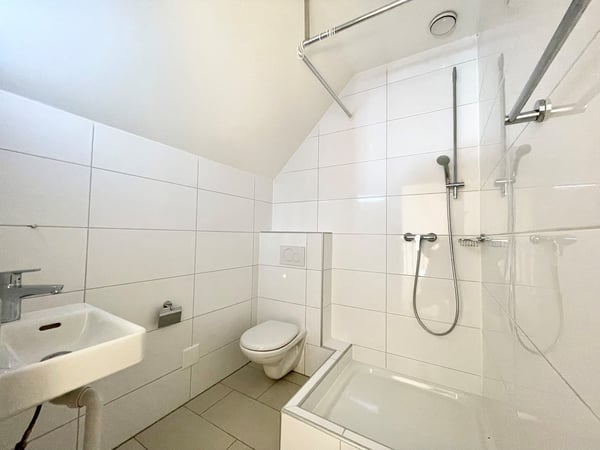 Aussicht über Basel! Moderne 3.5-Zimmer-Maisonette-Dachwohnung 58m2 10