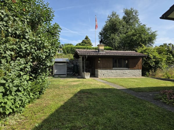 Zu verkaufen freistehendes 1½ Zi.-EFH mit grosszügigem Umschwung und Blick auf den Säntis /2 Gehminuten bis ÖV ! 10