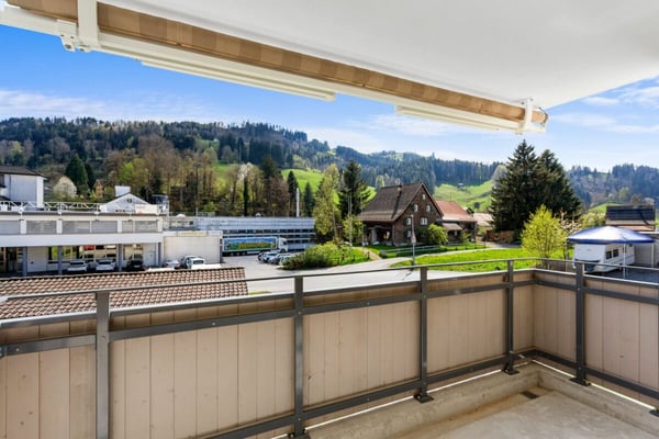 Zu verkaufen an der Bleichelistr. 5 im Bühler, bei Teufen: 1.5 Zimmer Erstbezugswohnung mit grosszügiger Einteilung im 1.OG. 8