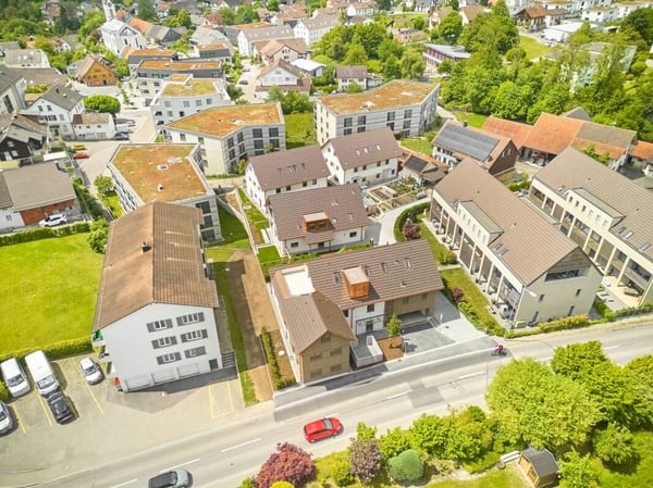 6 1/2-Zimmer-Doppeleinfamilienhaus mit nutzbarer Landfläche 14