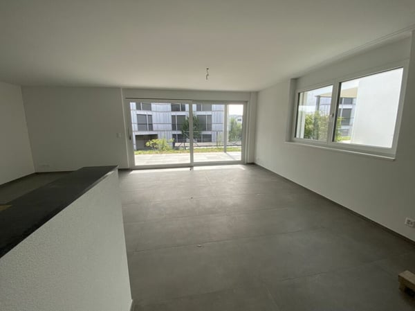 6 1/2-Zimmer-Doppeleinfamilienhaus mit nutzbarer Landfläche 6