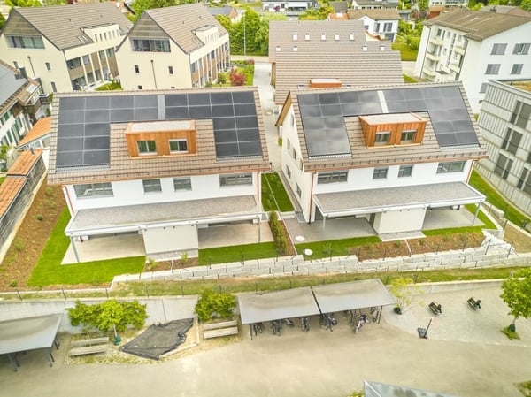 6 1/2-Zimmer-Doppeleinfamilienhaus mit nutzbarer Landfläche 16