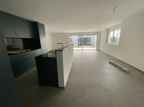 6 1/2-Zimmer-Doppeleinfamilienhaus mit nutzbarer Landfläche 5