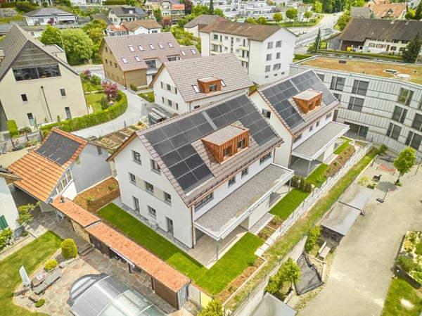 6 1/2-Zimmer-Doppeleinfamilienhaus mit nutzbarer Landfläche 11