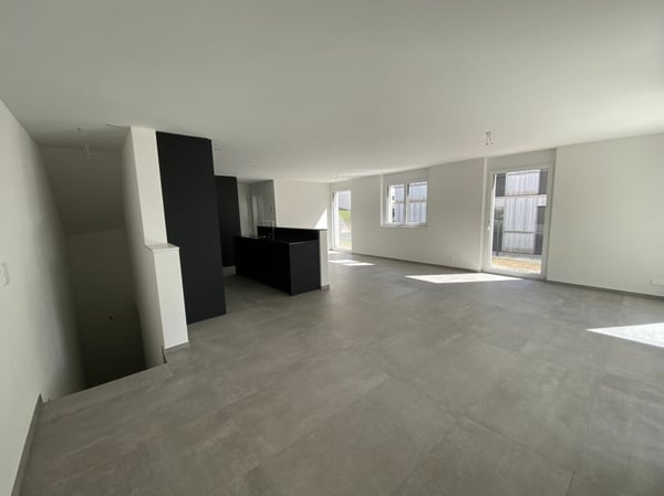 6 1/2-Zimmer-Doppeleinfamilienhaus mit nutzbarer Landfläche 5