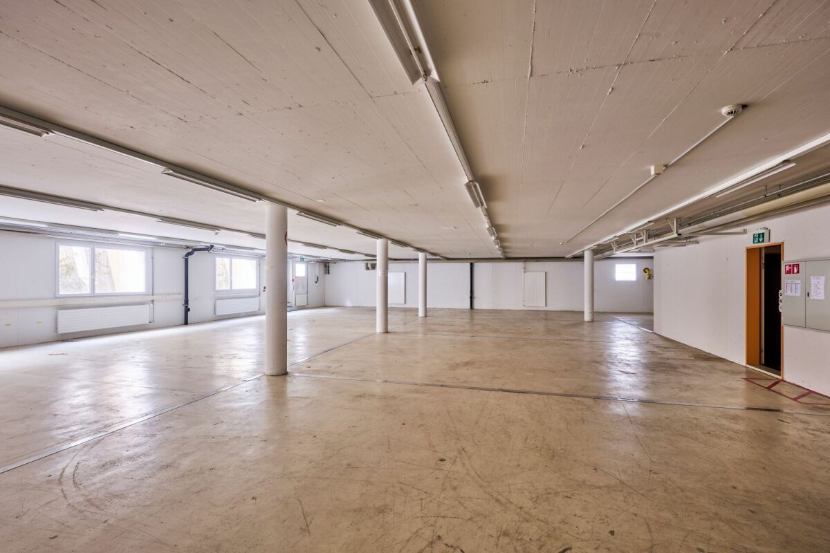Bureaux, locaux commerciaux et entrepôts