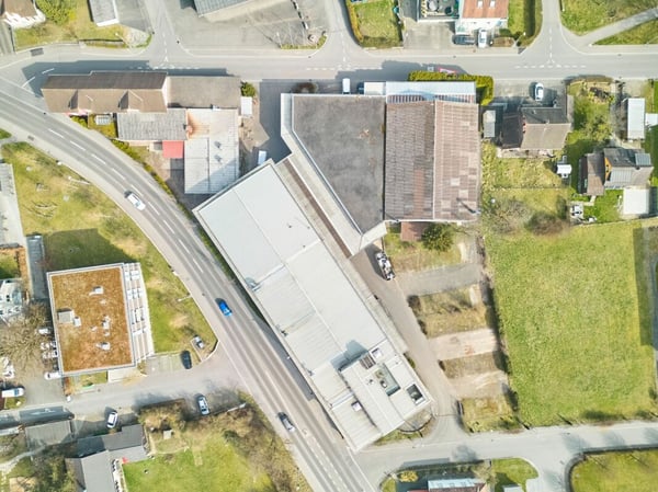 Gewerbe- und Lagergebäude GB1 13