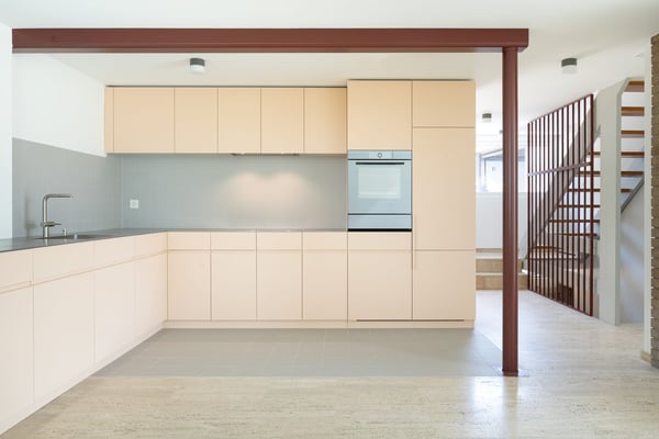 Freistehendes Einfamilienhaus mit Pool und Doppelgarage 6