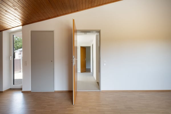 Freistehendes Einfamilienhaus mit Pool und Doppelgarage 8