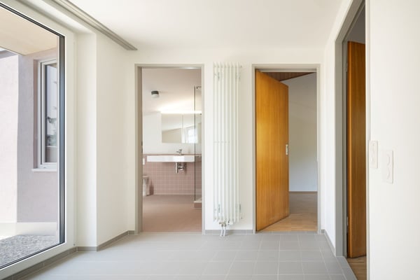 Freistehendes Einfamilienhaus mit Pool und Doppelgarage 9