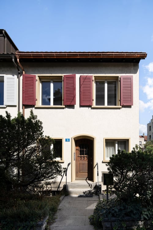 6-Zimmer-Einfamilienhaus mit grossem Garten im Neubadquartier 1