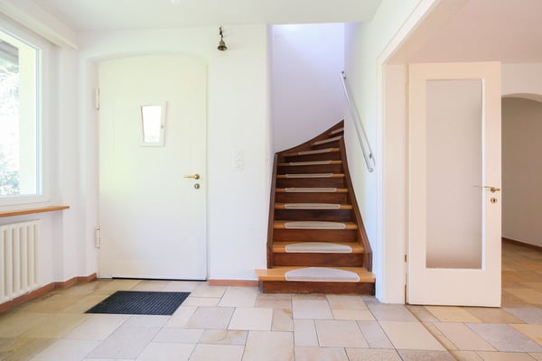 Viel Platz auf Zeit - 7.5-Zimmer-Haus mit grossem Garten in Bottmingen 2