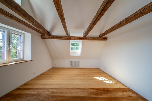 Ein Stück Basler Altstadtgeschichte - aussergewöhnliche Maisonette am Leonhardskirchplatz 9