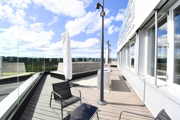 Licht. Raum. Möglichkeiten. Ihre Ausstellungsfläche in Ittigen! 12