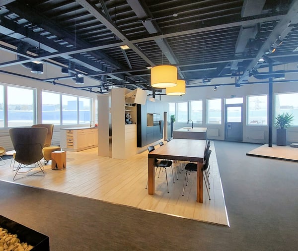 Licht. Raum. Möglichkeiten. Ihre Ausstellungsfläche in Ittigen! 4