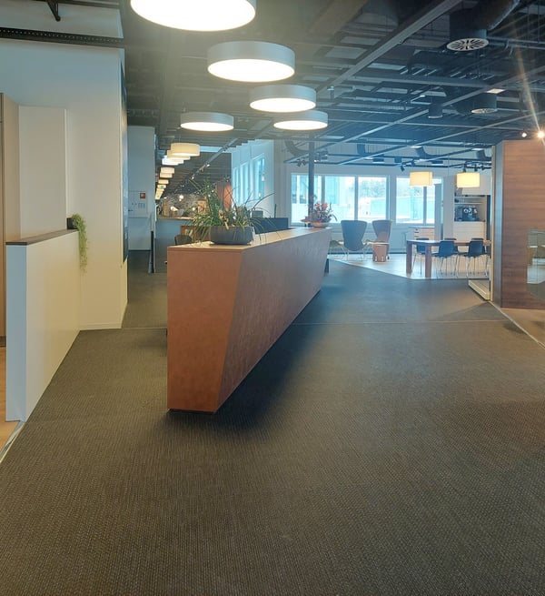 Licht. Raum. Möglichkeiten. Ihre Ausstellungsfläche in Ittigen! 9