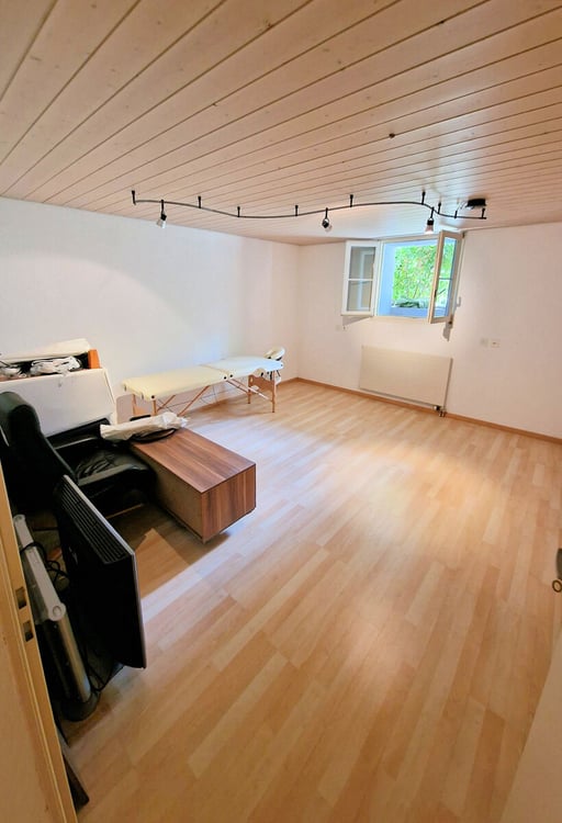 Souterrain mit 1 Räume an zentraler Lage verfügbar 2
