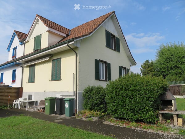 Einseitig angebautes 4.5 Zimmer Einfamilienhaus mit Umschwung 10