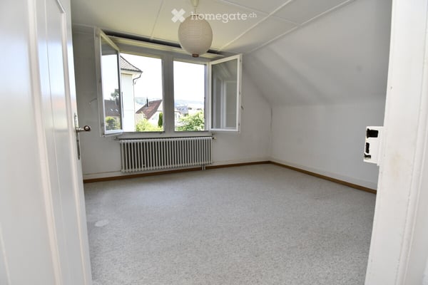 Einseitig angebautes 4.5 Zimmer Einfamilienhaus mit Umschwung 9
