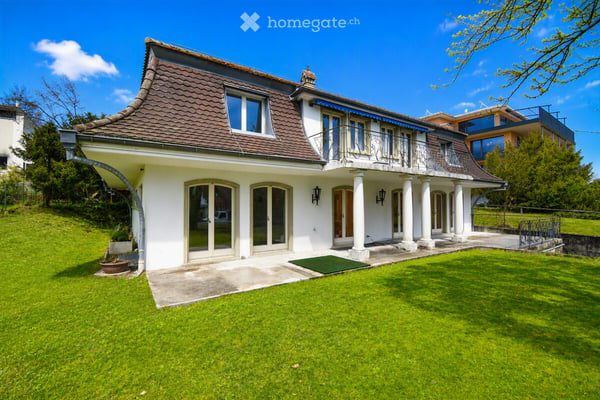 Hier lässt sichs leben Grosszügiges Einfamilienhaus mit Gartenparad 1