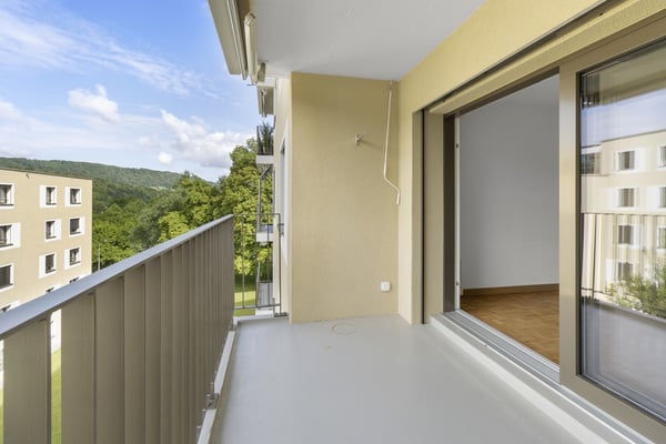 3.5-Zimmerwohnung mit sonnigem Balkon und Blick ins Grüne 7