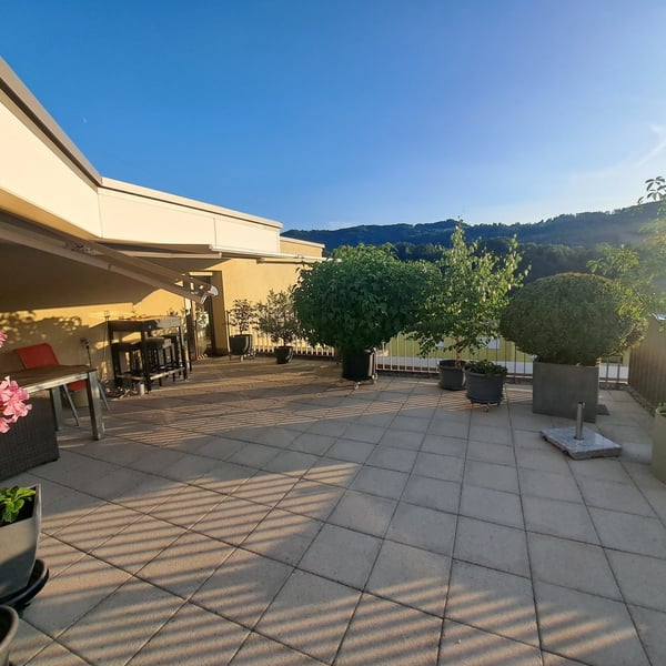 Attika-Feeling: Atemberaubende 4.5-Zimmerwohnung mit 60 m² privater Dachterrasse und Weitsicht (Gemeinde Thalwil)