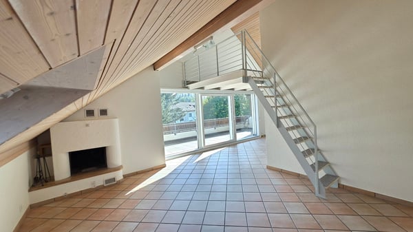 Charmante 5.5-Zimmer-Dachwohnung in Nürensdorf – Sofort verfügbar! 2