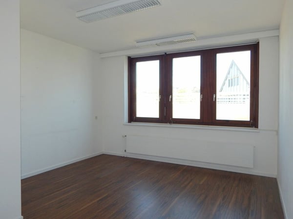 Büro-Praxisraum im Zentrum Mutschellen 4