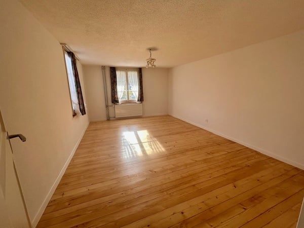 Charmantes 8.5-Zimmer-Bauernhaus in Dielsdorf 9