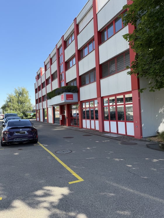 Attraktive Bürofläche in Dielsdorf 1