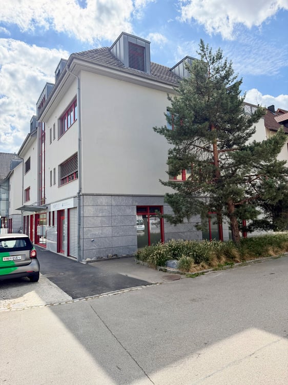 Erstvermietung 3-Zimmerwohnung an zentraler Lage in Dielsdorf 3