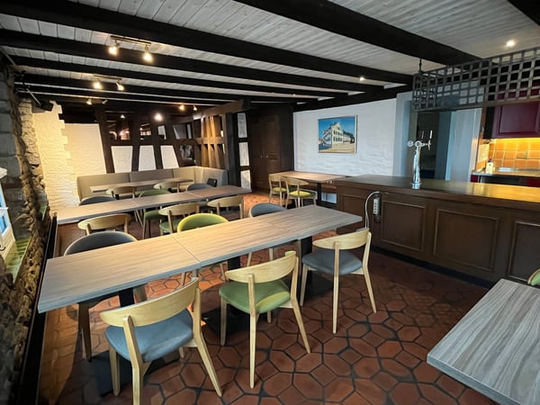 TRADITIONSREICHES RESTAURANT MIT VIEL CHARME 4