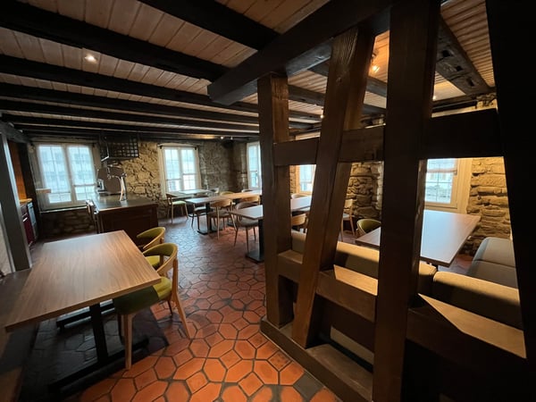 TRADITIONSREICHES RESTAURANT MIT VIEL CHARME 3