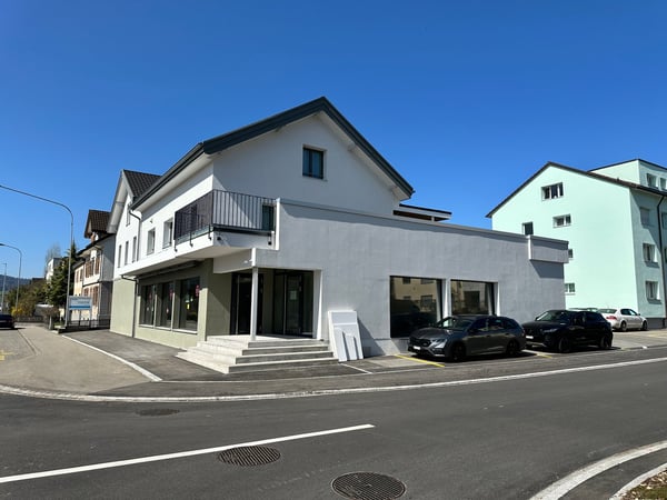 ERSTVERMIETUNG | moderne Praxis-/Büro-/Gewerbefläche an bester Lage mit guter Passantenfrequenz 2