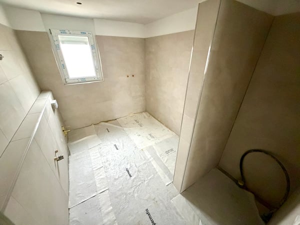 Erstvermietung  grosszügige 1.5-Zimmer-Wohnung an bevorzugter Hanglage 6