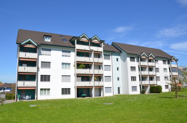 grosse 1.5-Zimmer-Dachwohnung mit Galerie an ruhiger Lage 1