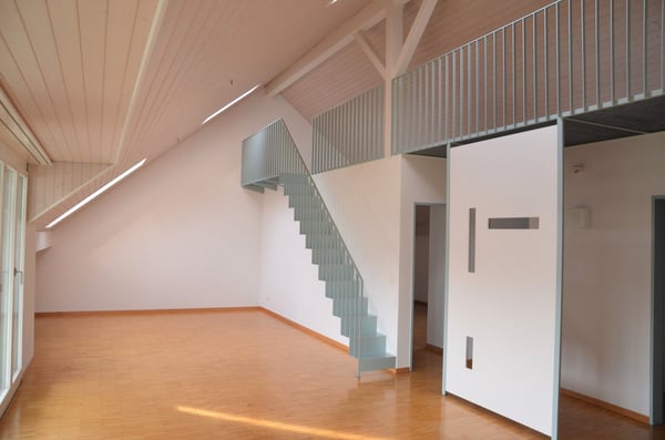 grosse 1.5-Zimmer-Dachwohnung mit Galerie an ruhiger Lage 2