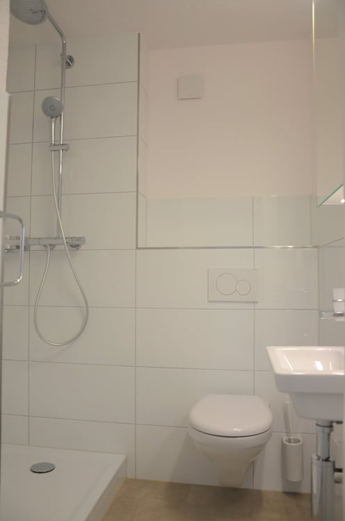 moderne 1.5-Zimmer-Wohnung an zentraler Lage mit Lift im Haus 8