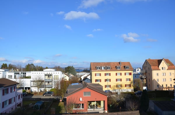 moderne 1.5-Zimmer-Wohnung an zentraler Lage mit Lift im Haus 10