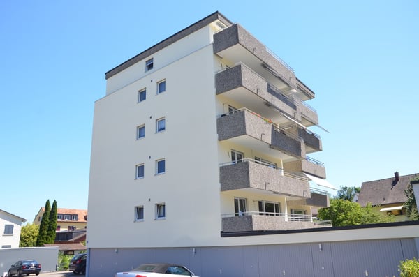 moderne 1.5-Zimmer-Wohnung an zentraler Lage mit Lift im Haus 1