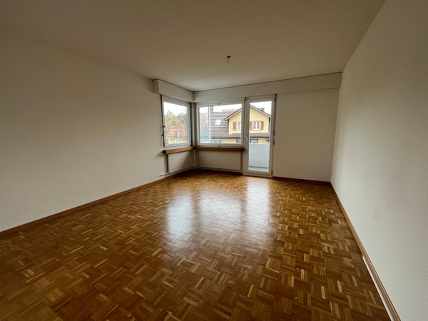 moderne und zentral gelegene 3-Zimmer-Wohnung mit Balkon und Lift im Haus 3