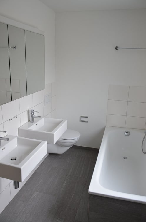 moderne, neuwertige 4.5-Zimmer-Wohnung mit eigenem Waschturm und Lift im Haus 7